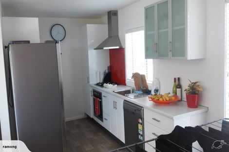 Photo of property in 104a Glanmire Road, Newlands, Wellington, 6037