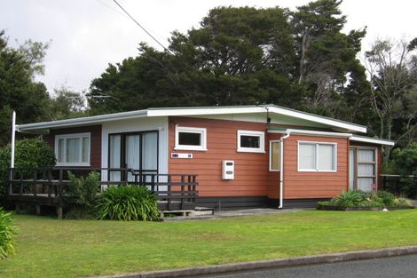 Photo of property in 42 Grand View Road, Leigh, 0985