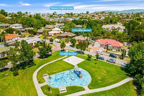 Photo of property in 14 Semillon Avenue, Henderson, Auckland, 0612