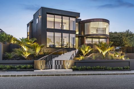 Photo of property in 98 Paritai Drive, Orakei, Auckland, 1071