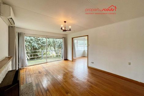Photo of property in 15 Beaumont Crescent, Frankleigh Park, New Plymouth, 4310