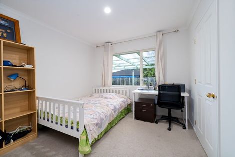 Photo of property in 17 Greenberry Drive, Ranui, Auckland, 0612