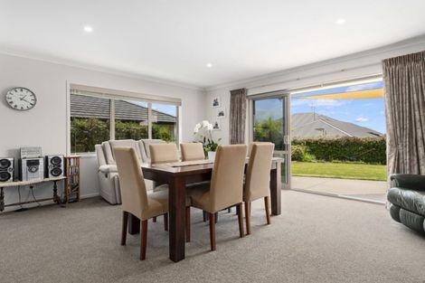 Photo of property in 52 Kayelene Place, Omokoroa, 3114