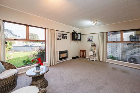 Photo of property in 3 Geraldine Crescent, Cloverlea, Palmerston North, 4412