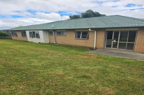 Photo of property in 16 Loughinisland Place, Weymouth, Auckland, 2103