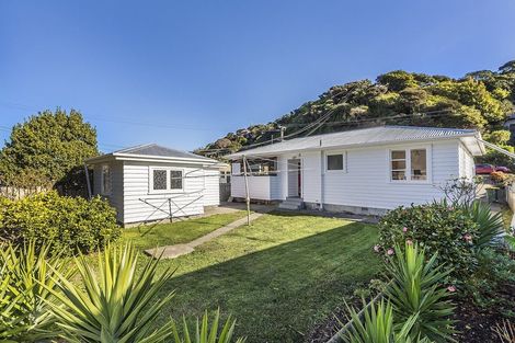 Photo of property in 58 Airlie Road, Plimmerton, Porirua, 5026