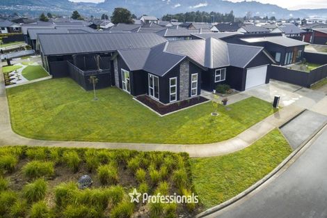 Photo of property in 12 Salisbury Crescent, Wallaceville, Upper Hutt, 5018