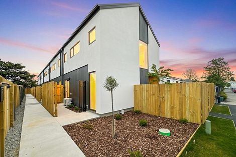 Photo of property in 4/22 Frederick Street, Waltham, Christchurch, 8011