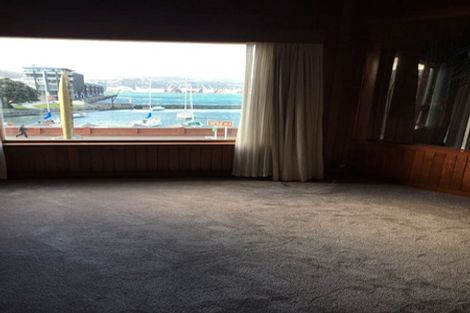 Photo of property in 82 Oriental Parade, Oriental Bay, Wellington, 6011