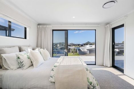 Photo of property in 6 Ian Hopper Way, Pauanui, 3579