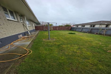 Photo of property in 52 Karaka Crescent, Levin, 5510