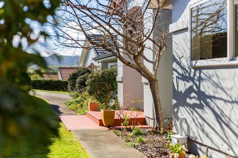 Photo of property in 4 Petrel Lane, Whitby, Porirua, 5024