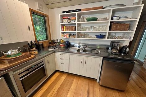 Photo of property in 23b Kakariki Grove, Waikanae, 5036