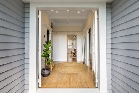 Photo of property in 5 Keystone Avenue, Mount Roskill, Auckland, 1041