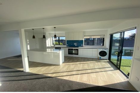 Photo of property in 7/19 Milton Road, Orewa, 0931