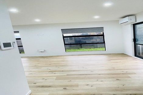 Photo of property in 1/2 Smiths Avenue, Papakura, 2110