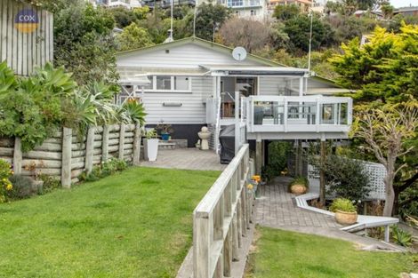 Photo of property in 13 Denholm Road, Hospital Hill, Napier, 4110