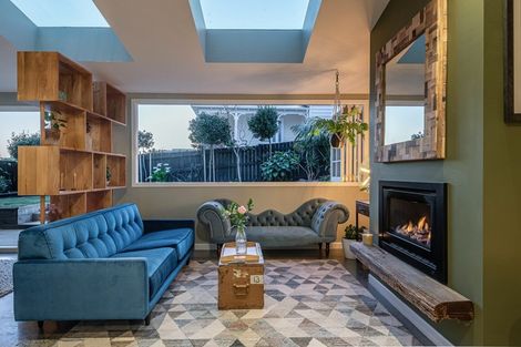 Photo of property in 200 Queen Street, Northcote Point, Auckland, 0627