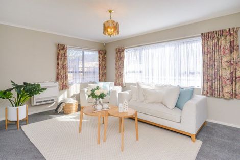 Photo of property in 45 Manapouri Crescent, Hokowhitu, Palmerston North, 4410