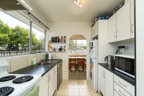 Photo of property in 22 Kapiti Place, Sunnynook, Auckland, 0620
