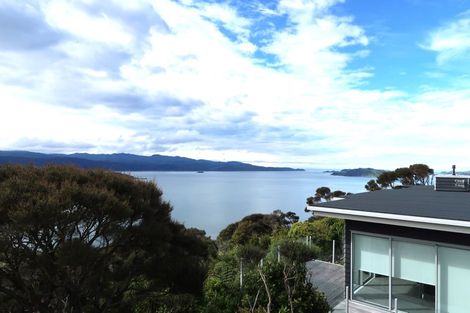Photo of property in 11 Cromwell Point, Newlands, Wellington, 6037