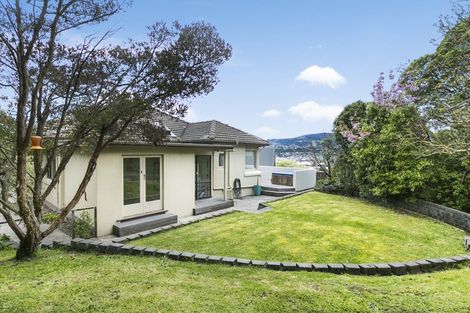 Photo of property in 127 Larnach Road, Vauxhall, Dunedin, 9013