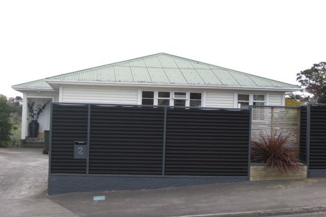 Photo of property in 2 Awanui Street, Merrilands, New Plymouth, 4312