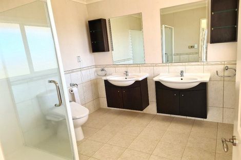 Photo of property in 21 Dunvegan Rise, East Tamaki Heights, Auckland, 2016