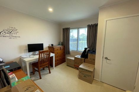 Photo of property in 8 Wyman Place, Pakuranga Heights, Auckland, 2010