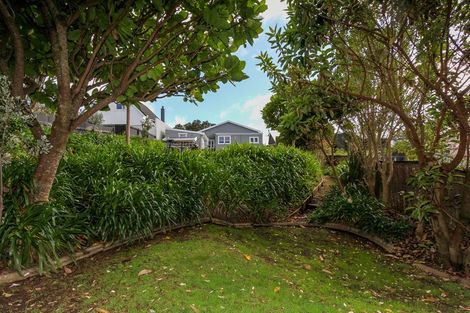 Photo of property in 31 Wallace Place, Westown, New Plymouth, 4310