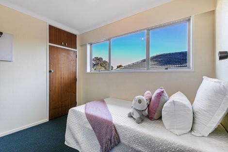 Photo of property in 52 Lawrence Crescent, Hillpark, Auckland, 2102