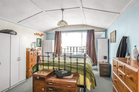 Photo of property in 18 Shelswell Street, Westport, 7825