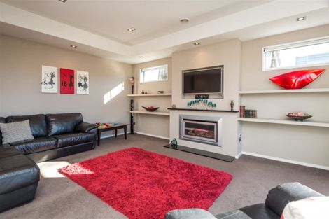 Photo of property in 12 Oakwood Drive, Rangiora, 7400