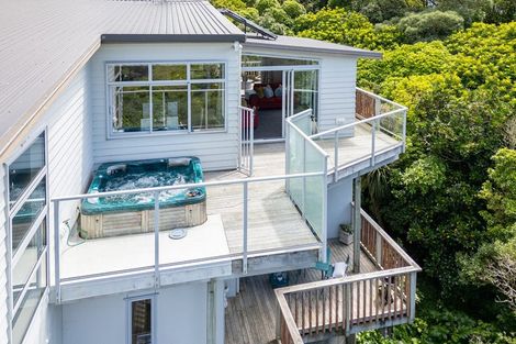 Photo of property in 77a Nicholson Road, Khandallah, Wellington, 6035