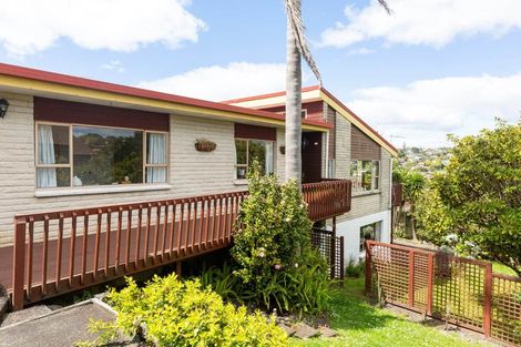 Photo of property in 15 Montclair Rise, Browns Bay, Auckland, 0630