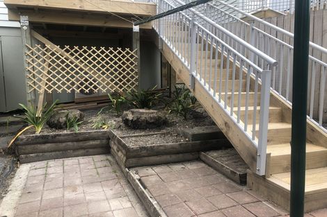 Photo of property in 2/4 John Jennings Drive, Oteha, Auckland, 0632