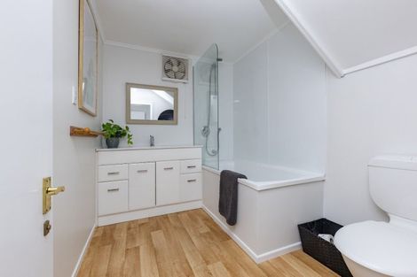 Photo of property in 308 Henderson Valley Road, Henderson Valley, Auckland, 0612