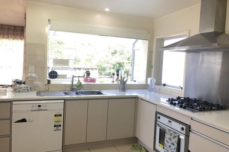 Photo of property in 2/66 Buscomb Avenue, Henderson, Auckland, 0610