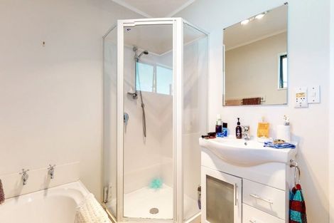 Photo of property in 3 Gaff Place, Whitby, Porirua, 5024