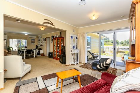 Photo of property in 11 Puketotara Street, Highlands Park, New Plymouth, 4312
