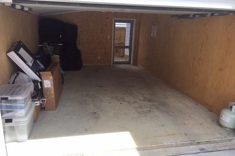 Photo of property in 76 Te Atatu Road, Te Atatu South, Auckland, 0610