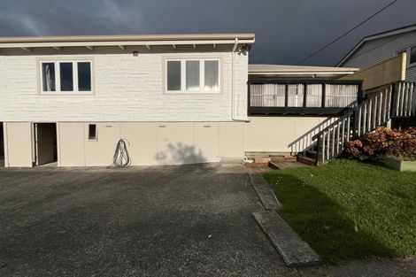 Photo of property in 1/934 East Coast Road, Northcross, Auckland, 0630