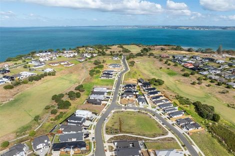 Photo of property in 52 Whakairo Crescent, Gulf Harbour, Whangaparaoa, 0930
