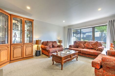 Photo of property in 61 Vardon Road, St Andrews, Hamilton, 3200