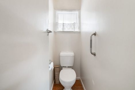 Photo of property in 1/36 Ocean View Road, Northcote, Auckland, 0627