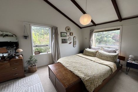 Photo of property in 1a Woodstock Terrace, Tawa, Wellington, 5028