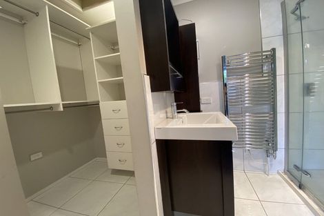 Photo of property in 25 Gilbert Street, New Plymouth, 4310