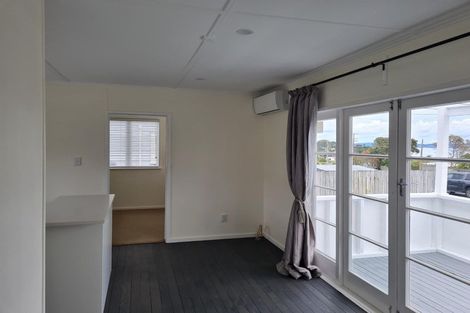 Photo of property in 2/1341 Whangaparaoa Road, Army Bay, Whangaparaoa, 0930
