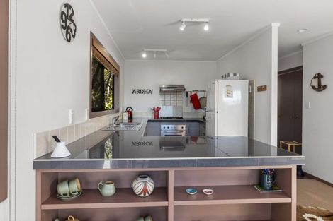 Photo of property in 91 Doves Bay Road, Kerikeri, 0294