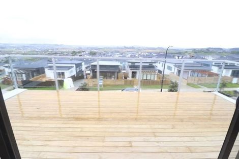 Photo of property in 40 Ascension Crescent, Orewa, 0931